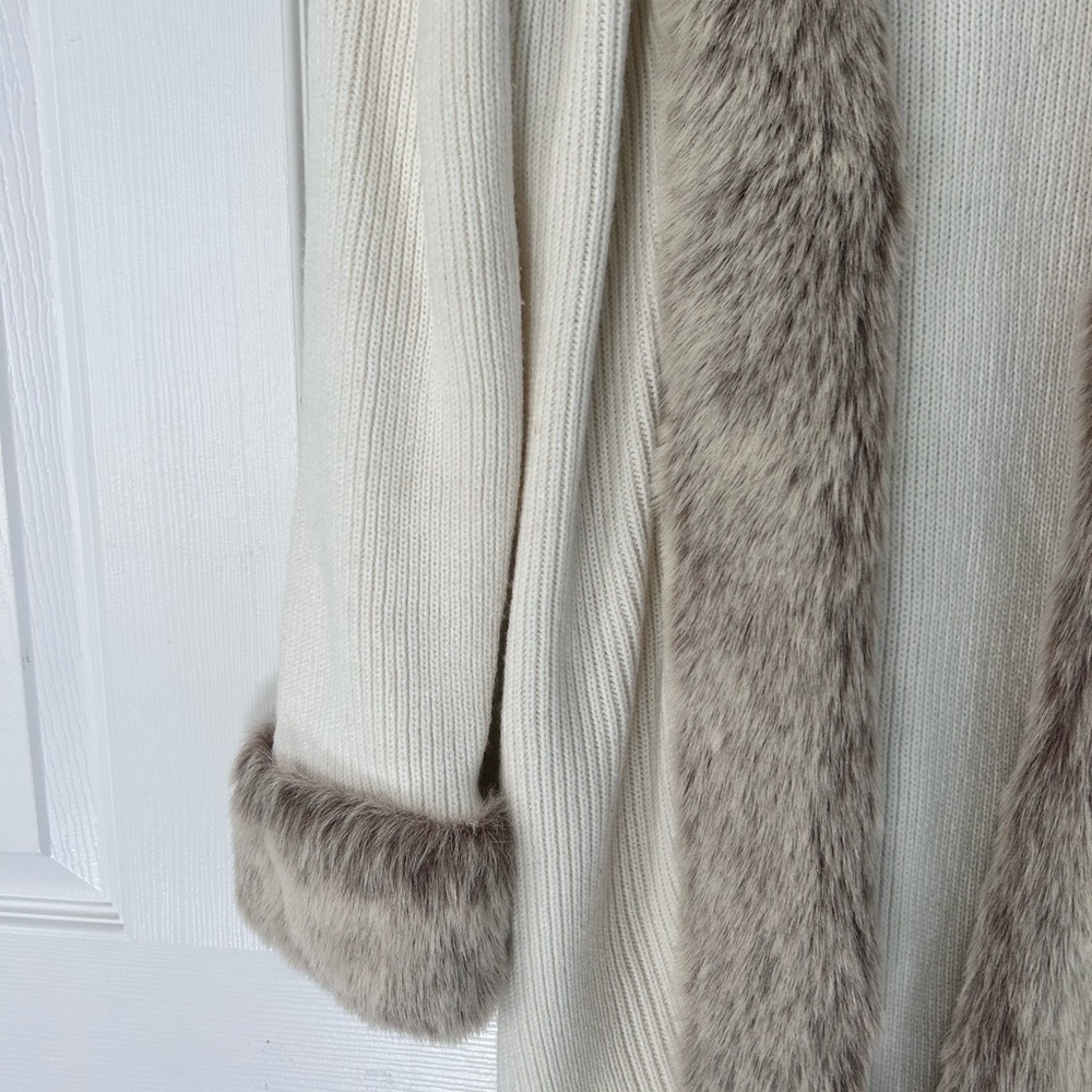 Christie & Jill Acrylic Cardigan Sweater Faux Fur Collar and Sleeve Ivory Large - Picture 4 of 15